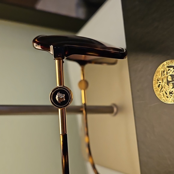 Versace Tortoise Shell sunglasses - Picture 5 of 7